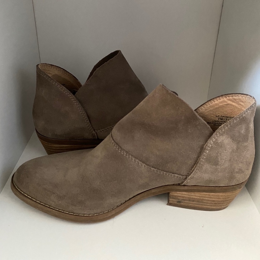 Lucky Brand Suede Ankle boot/Booties